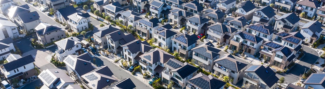 Grid-tied solar vs off-grid: Which is the better investment